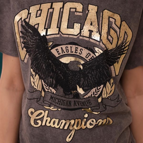 Kesi Chicago t-paita kultaisella printillä-3