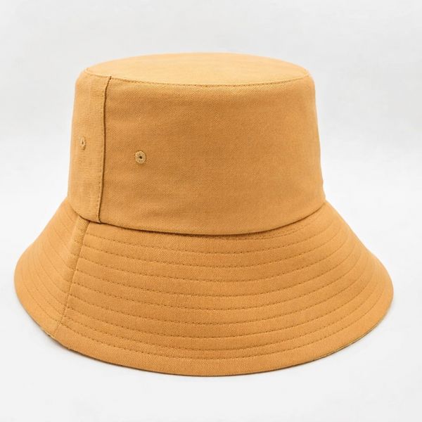 Kalastajanhattu villahuopavuorella kameli