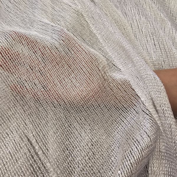 Elle Baylor hopeanhohtoinen viitta valkoinen-3