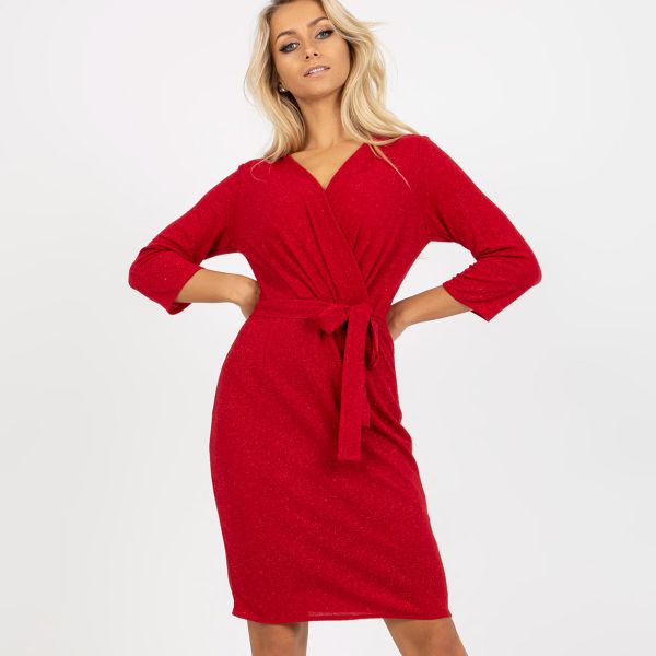 Lakerta Caitlyn kimaltava mekko vyöllä punainen
