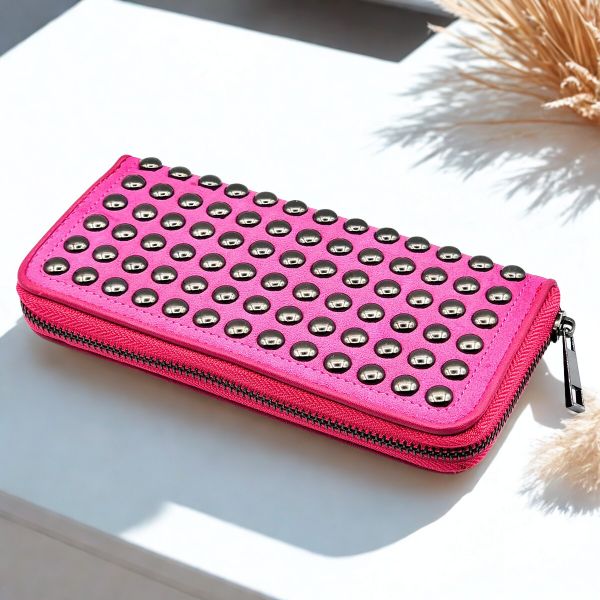 Lompakko suurilla niiteillä fuksia